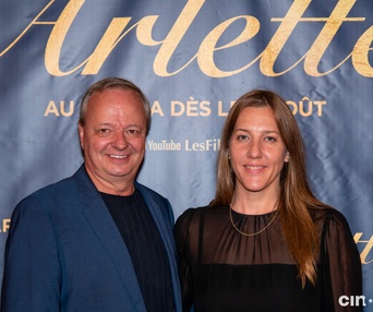 Sur le tapis rouge du film Arlette