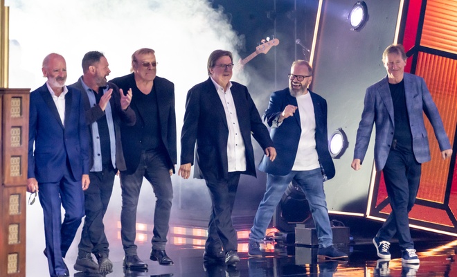 <em style="color: rgb(32, 32, 32);">Le&nbsp;Temple&nbsp;de la&nbsp;renommée&nbsp;célèbre Les Boys</em>