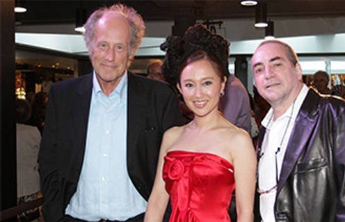 Sur le tapis rouge du film Karakara