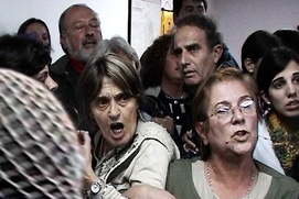Scène du film La dignité d'un peuple