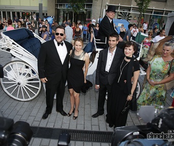 Sur le tapis rouge de Louis Cyr : L'homme le plus fort du monde