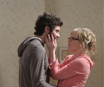 Une scène du film Le baiser du barbu
