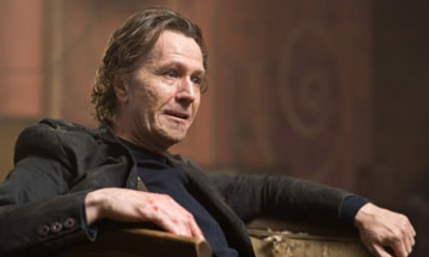 Gary Oldman dans le remake de Robocop