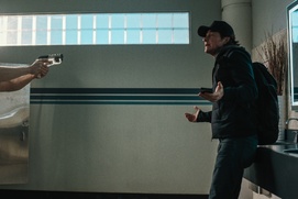 Une scène du film Carry-On