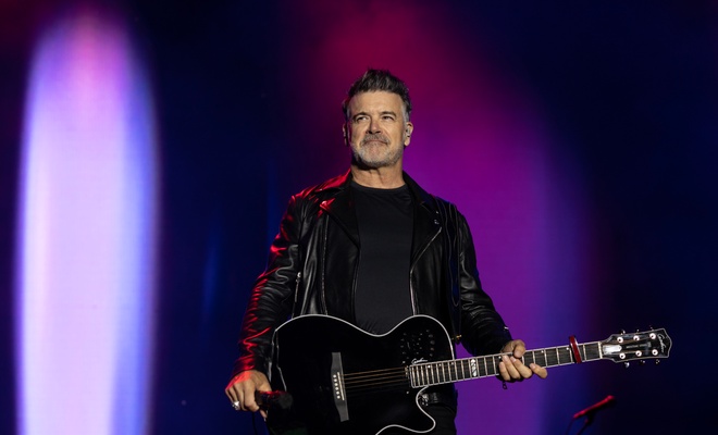 Image de l'article Roch Voisine pose pour une rare fois avec sa conjointe