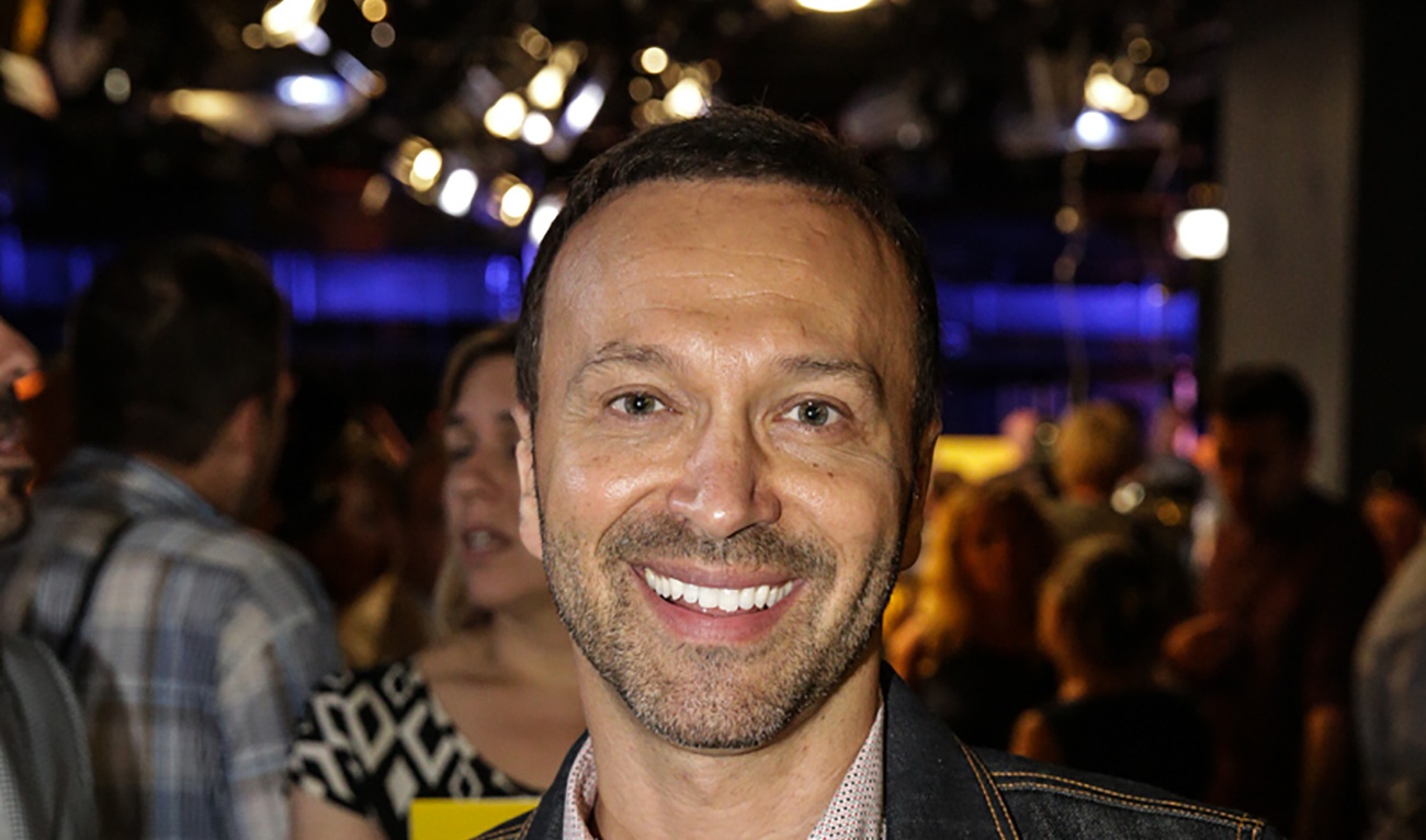 Éric Salvail tente de trouver une âme soeur à Michèle Richard cette semaine