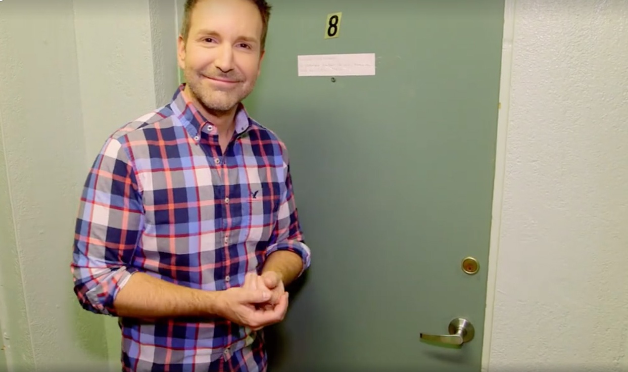 Éric Salvail vend tout et sauve peut-être ainsi plusieurs projets télé