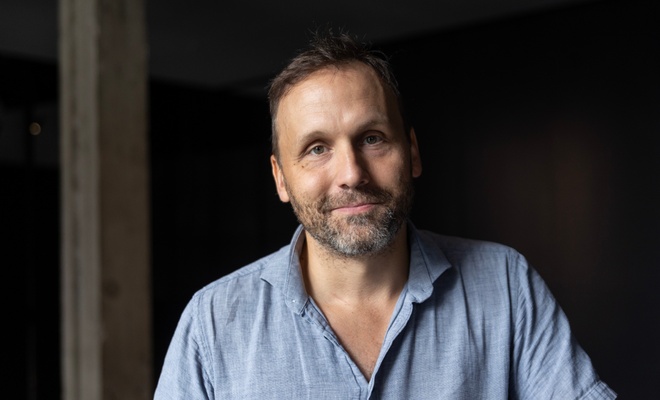 Image de l'article Émile Proulx-Cloutier complètement métamorphosé dans la 4e saison de «Bête noire »